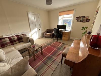 SITTING ROOM/BEDROOM 2
